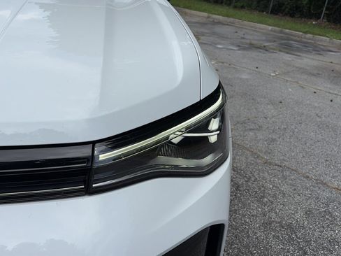 Certified 2025 Volkswagen Taos SE FWD image 29
