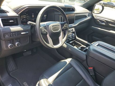 Used 2023 GMC Yukon Denali AWD/4WD image 6
