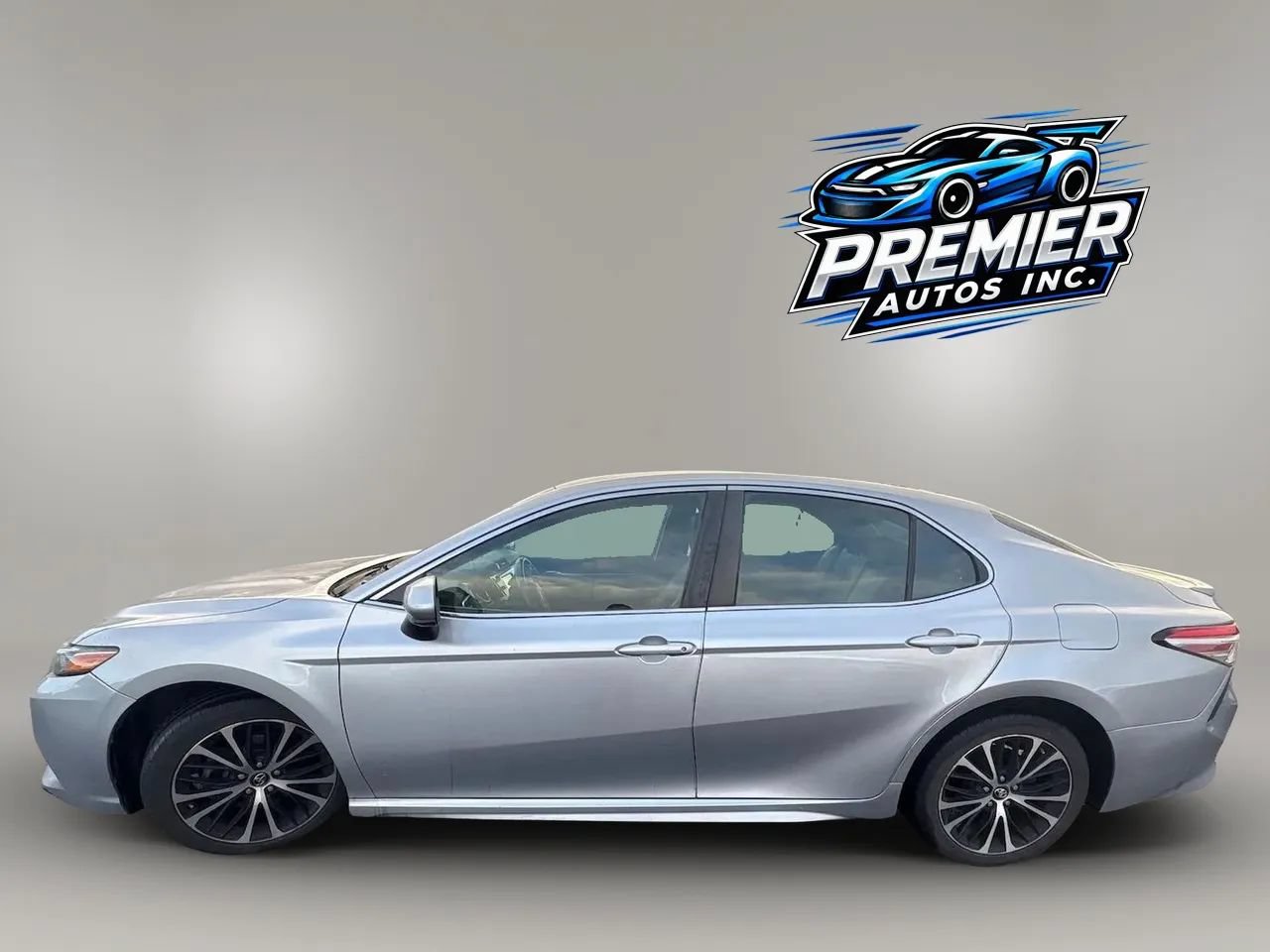Used 2018 Toyota Camry SE FWD image 4