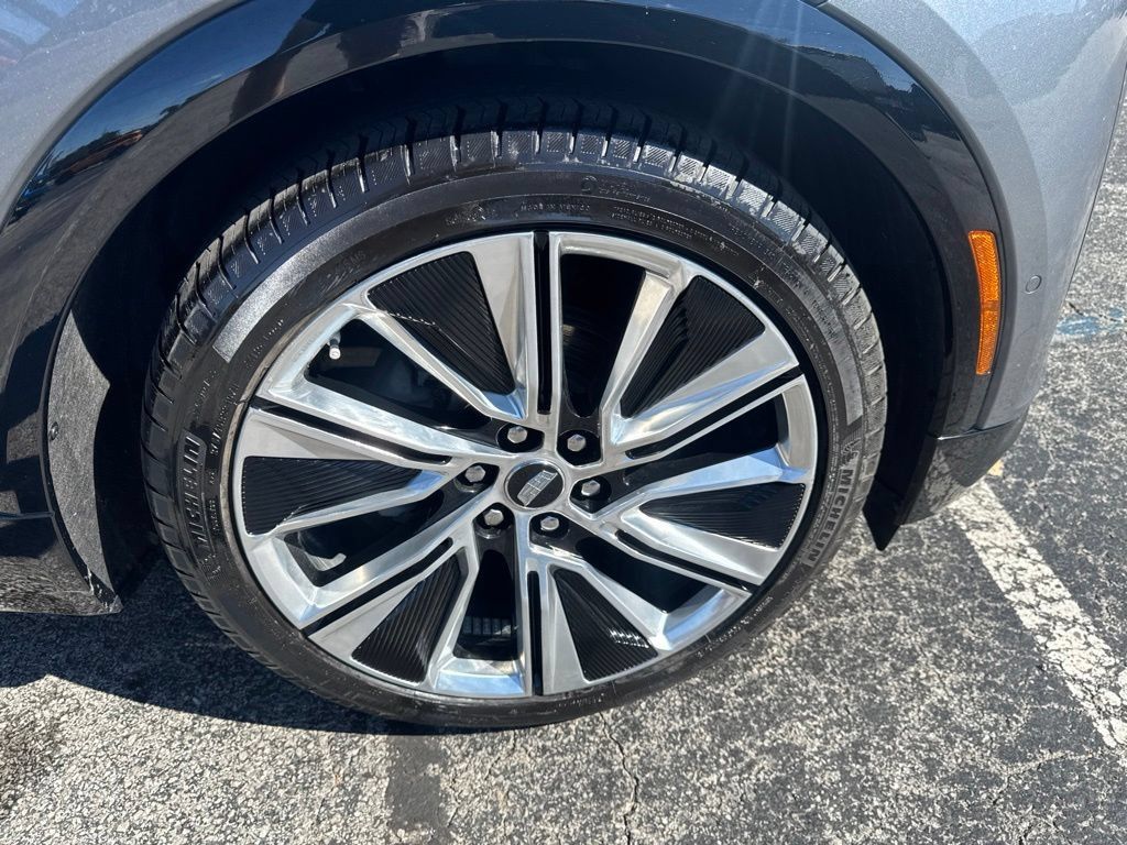 Used 2023 Cadillac Lyriq 2WD image 39