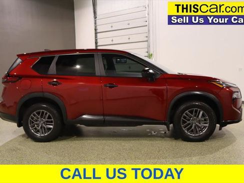 Used 2024 Nissan Rogue S FWD image 9