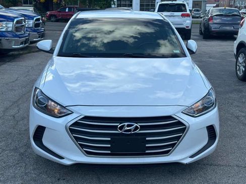 Used 2017 Hyundai Elantra SE FWD image 2