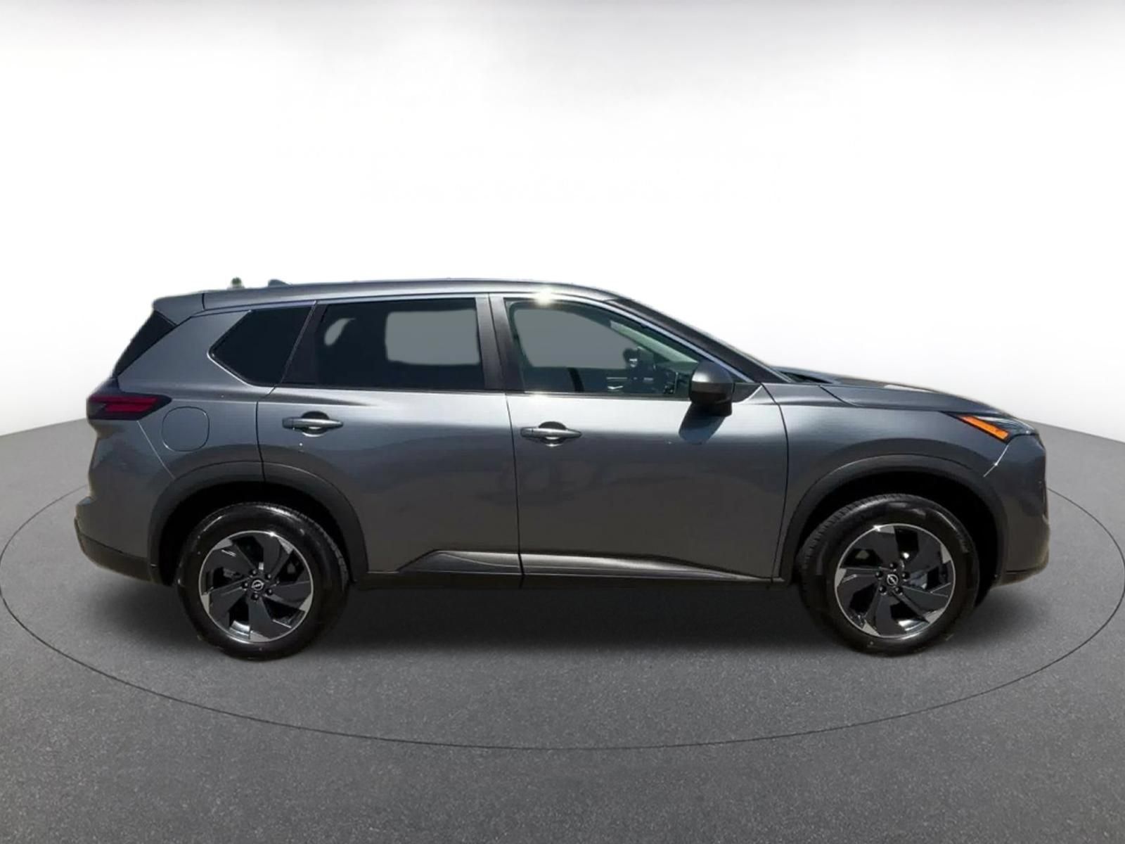 Used 2025 Nissan Rogue SV FWD image 15