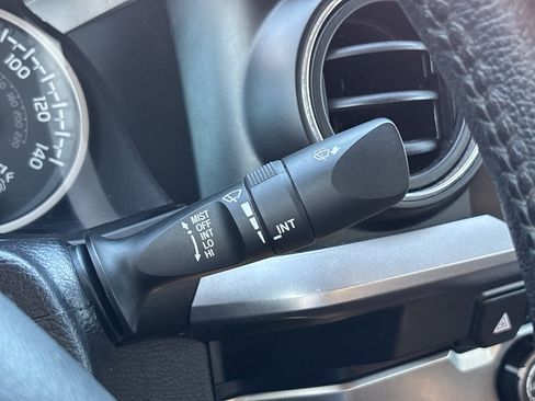 Used 2020 Toyota Tacoma SR5 RWD image 21