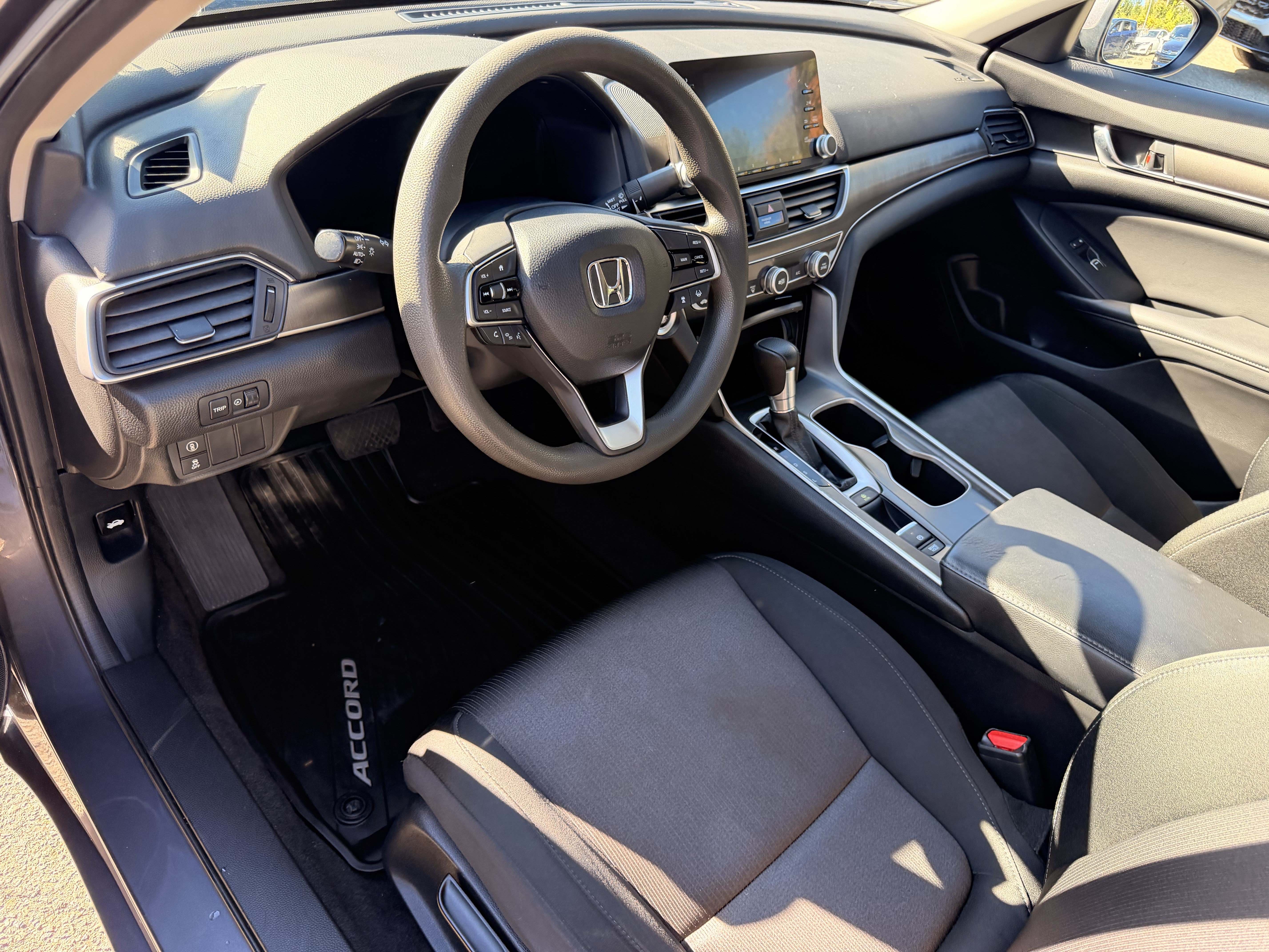 Certified 2018 Honda Accord LX image 2