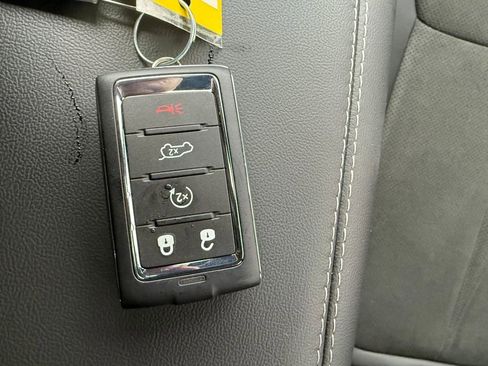 New 2025 Jeep Grand Cherokee Altitude image 30