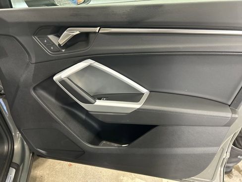 Used 2025 Audi Q3 2.0T Premium image 24