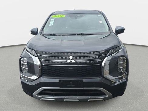 Used 2024 Mitsubishi Outlander SE AWD/4WD image 2