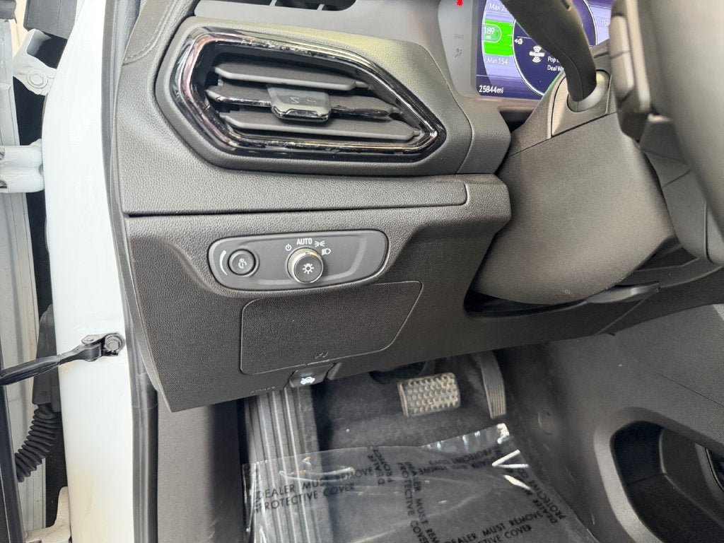 Used 2023 Chevrolet Bolt EUV Premier w/ Sun & Sound Package FWD image 20