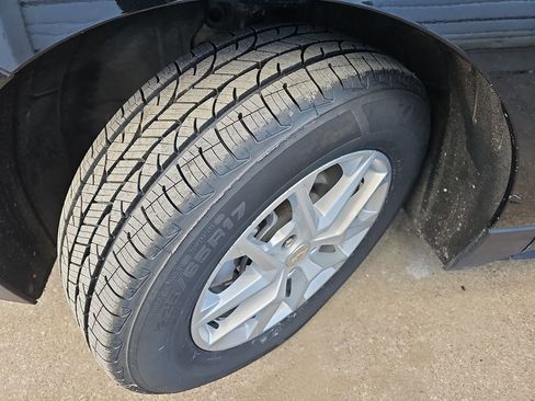 Used 2024 Chevrolet Equinox LS w/ LS Convenience Package image 35