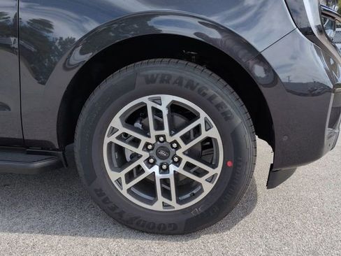 New 2025 Ford Expedition Max Active image 11