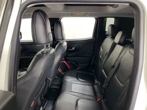 Used 2015 Jeep Renegade Trailhawk w/ Premium Leather Group image 31