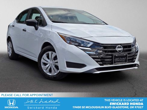 Used 2025 Nissan Versa S w/ Trunk Package FWD image 1