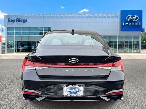 Used 2023 Hyundai Elantra Limited image 5