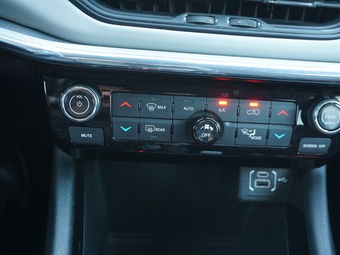 Used 2022 Jeep Compass Limited image 20