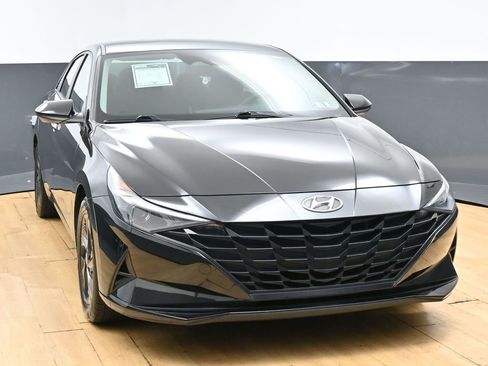 Used 2021 Hyundai Elantra Blue FWD image 4