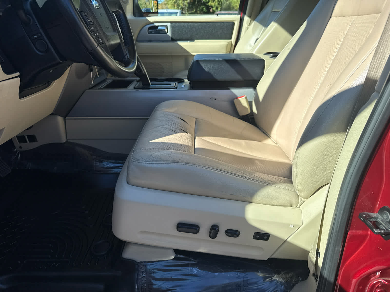Used 2016 Ford Expedition EL XLT w/ Equipment Group 202A AWD/4WD image 11
