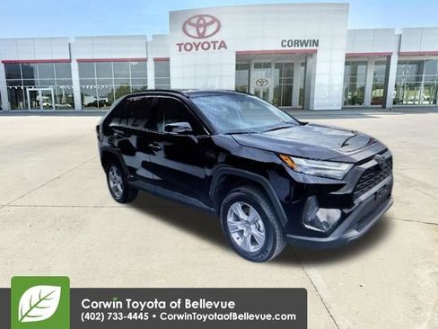 Used 2025 Toyota RAV4 XLE AWD/4WD image 14