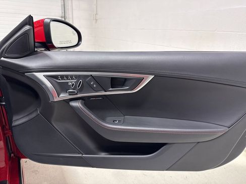 Used 2018 Jaguar F-TYPE Convertible image 38