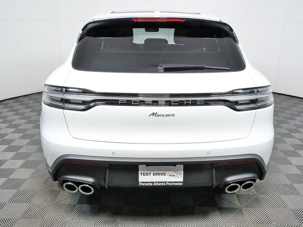 Certified 2026 Porsche Macan AWD/4WD image 31