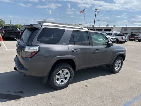 Used 2015 Toyota 4Runner SR5 image 21
