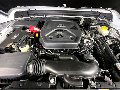Used 2020 Jeep Wrangler Unlimited Rubicon AWD/4WD image 9