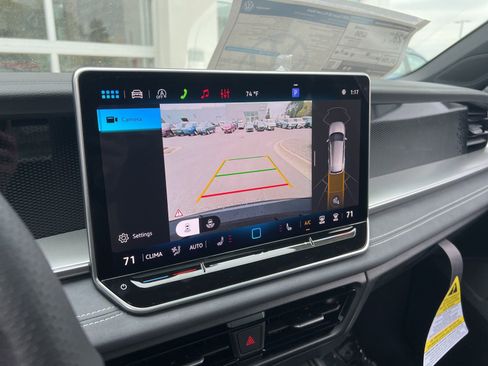 New 2026 Volkswagen Tiguan SE R-Line FWD image 10