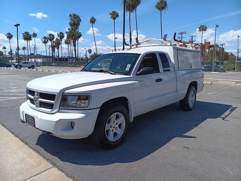 Used 2011 Dodge Dakota Big Horn w/ Skid Plate Group AWD/4WD image 3