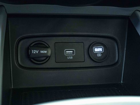 Used 2021 Hyundai Venue SEL FWD image 33
