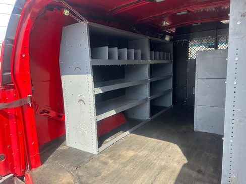 Used 2015 Chevrolet Express 2500 RWD image 21