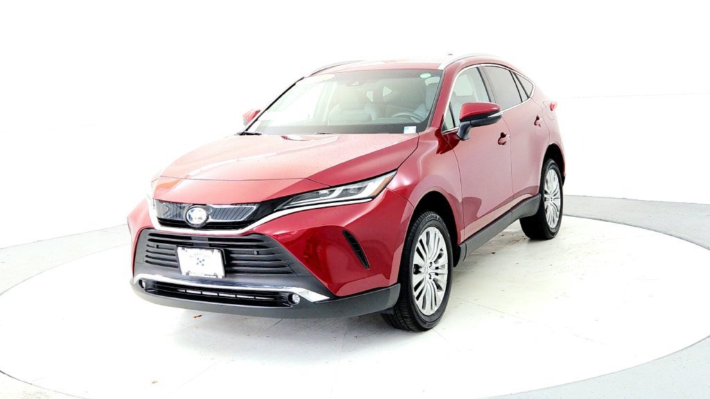 Certified 2024 Toyota Venza XLE AWD/4WD image 2