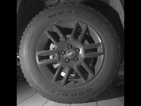 Used 2023 Land Rover Defender 110 S AWD/4WD image 10