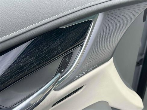 Used 2023 Cadillac XT6 Premium Luxury image 28