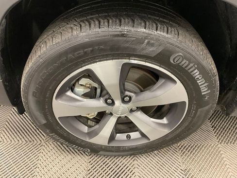 Used 2022 Jeep Cherokee Limited image 13