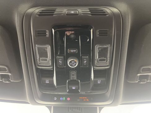 New 2026 Chevrolet Suburban Premier image 39