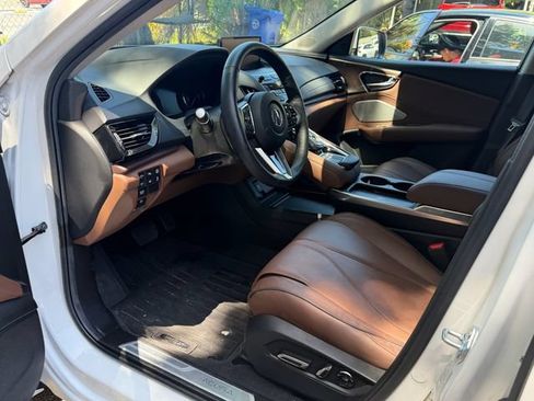 Certified 2025 Acura RDX SH-AWD w/ Advance Package image 10