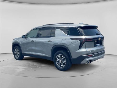 Used 2026 Chevrolet Traverse LT AWD/4WD image 5