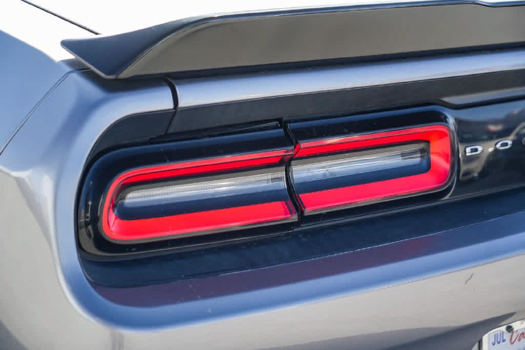 Used 2016 Dodge Challenger R/T Plus RWD image 8