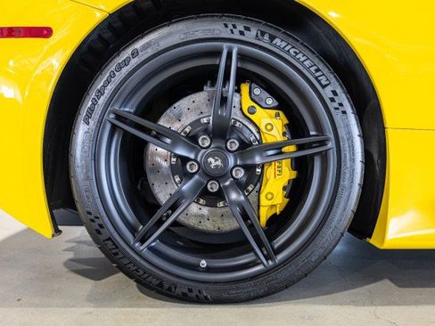 Used 2015 Ferrari 458 Speciale Coupe RWD image 38
