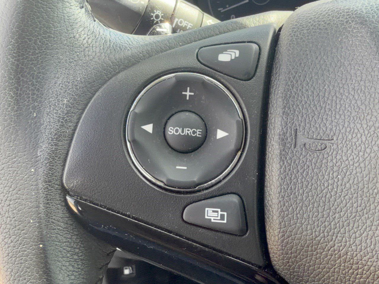 Used 2018 Honda HR-V EX-L image 18