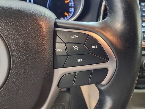 Used 2021 Jeep Grand Cherokee Limited AWD/4WD image 10