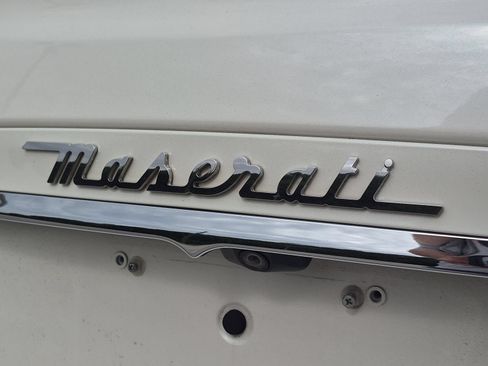 Used 2018 Maserati Ghibli RWD image 30