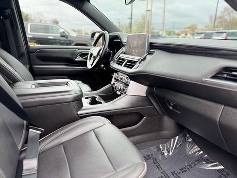 Used 2023 GMC Yukon XL SLT w/ Max Trailering Package AWD/4WD image 11