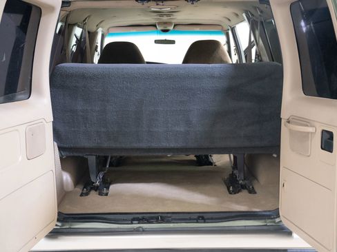 Used 2002 Ford E-350 and Econoline 350 Van image 61