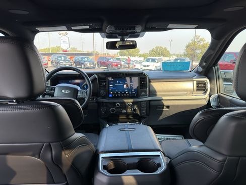 Used 2025 Ford F450 Platinum w/ FX4 Off-Road Package AWD/4WD image 9