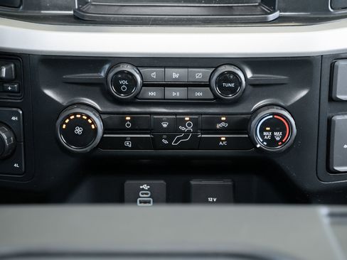 Used 2024 Ford F250 XLT image 35