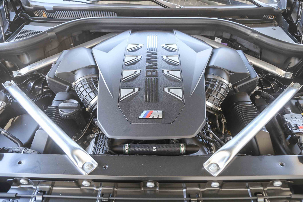 Used 2026 BMW X6 M60i AWD/4WD image 23