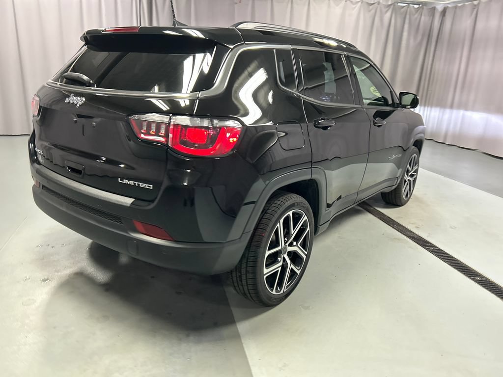 Used 2025 Jeep Compass Limited AWD/4WD image 7