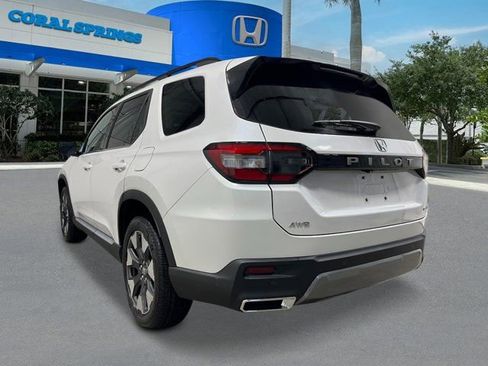 New 2026 Honda Pilot Touring image 3