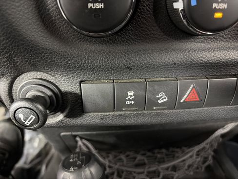 Used 2012 Jeep Wrangler Sport AWD/4WD image 23
